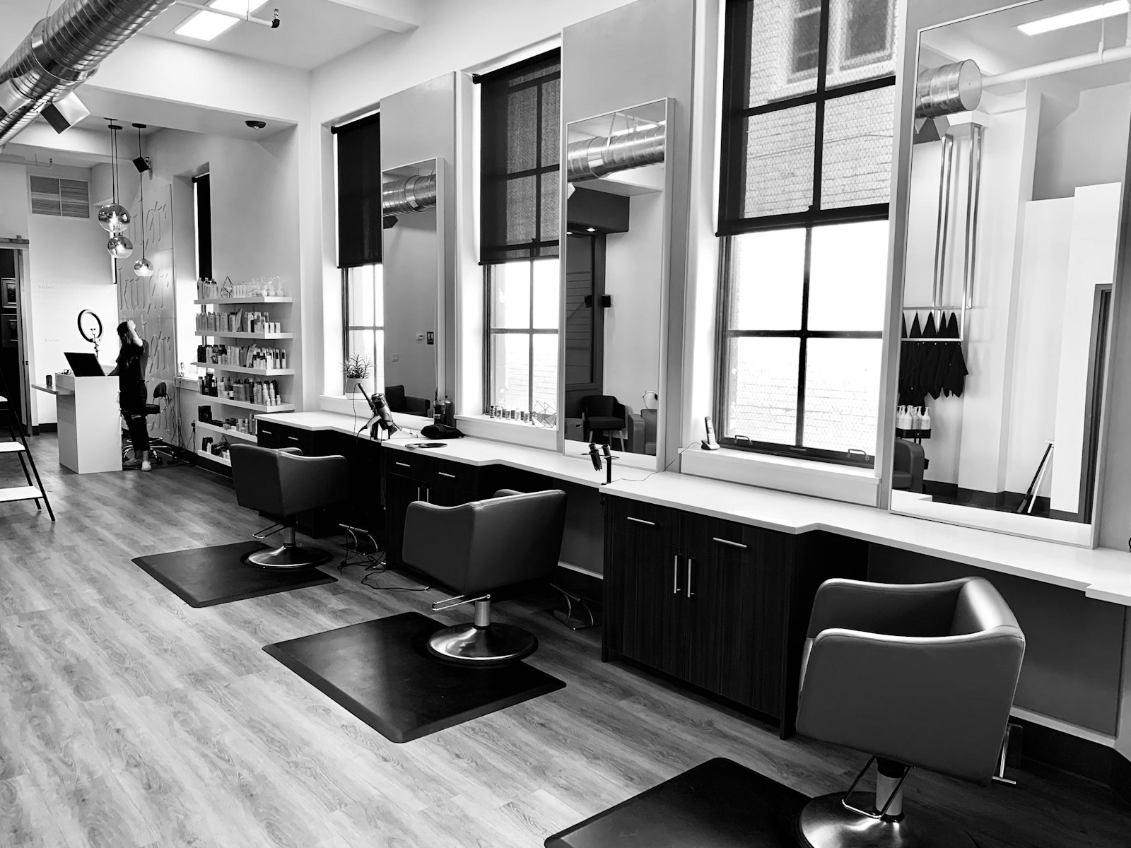 Salon Elara